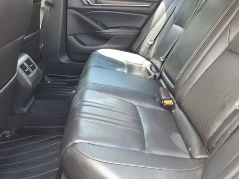 Used 2019 Honda Accord Touring image 17