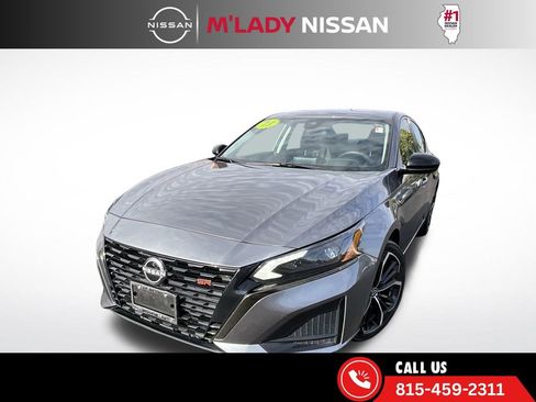 Used 2023 Nissan Altima 2.5 SR image 2