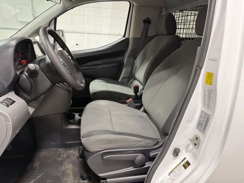 Used 2021 Nissan NV200 SV w/ Sliding Door Glass Package image 15