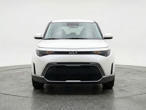 Used 2025 Kia Soul LX w/ LX Technology Package image 2