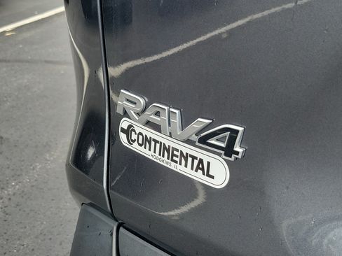Certified 2021 Toyota RAV4 XLE Premium AWD/4WD image 8