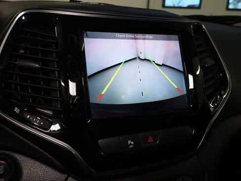 Used 2019 Jeep Cherokee Limited w/ Luxury Group image 31