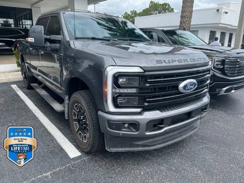 Used 2025 Ford F350 Platinum w/ FX4 Off-Road Package AWD/4WD image 3