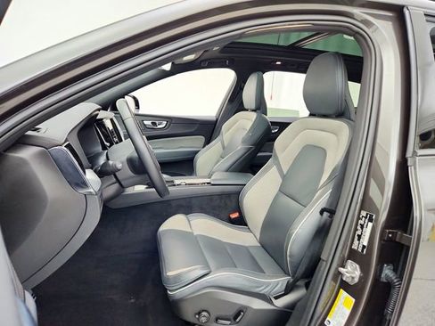 Used 2022 Volvo XC60 B6 R-Design w/ Advanced Package image 17