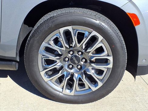 Used 2023 GMC Yukon Denali Ultimate image 10