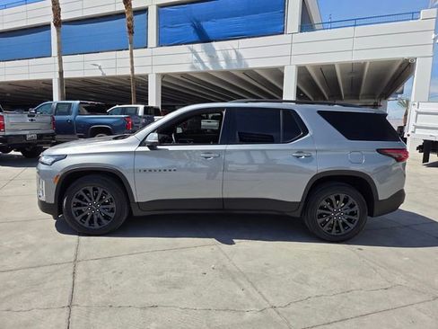 Certified 2023 Chevrolet Traverse RS image 3