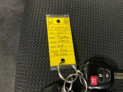 Used 2017 Toyota RAV4 XLE FWD image 15