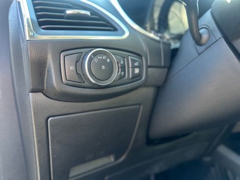 Used 2021 Ford Edge Titanium image 14