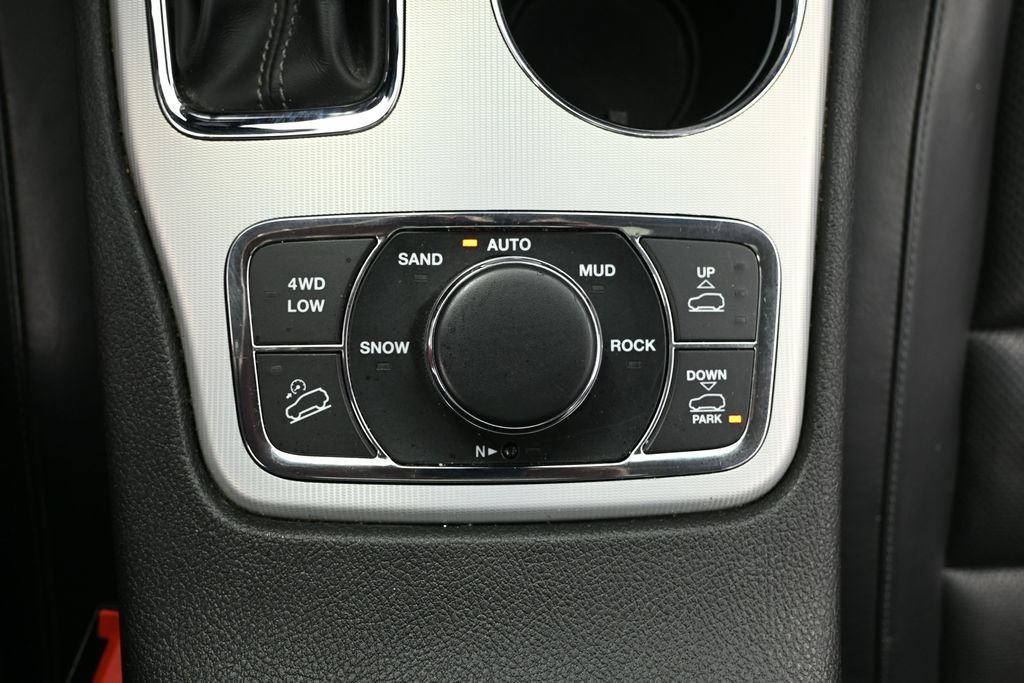 Used 2021 Jeep Grand Cherokee Summit AWD/4WD image 28