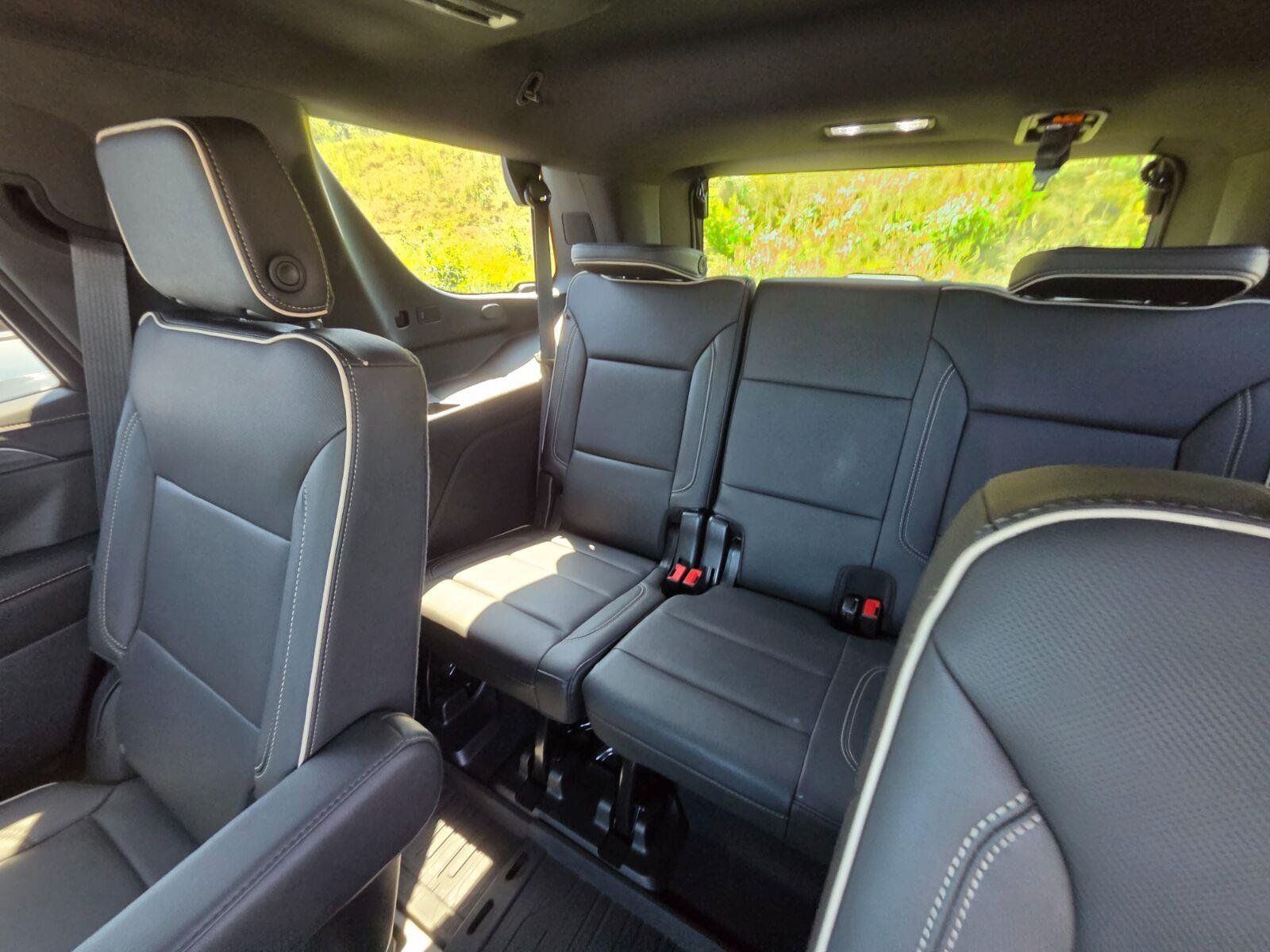 Used 2021 GMC Yukon SLT w/ SLT Premium Package AWD/4WD image 11