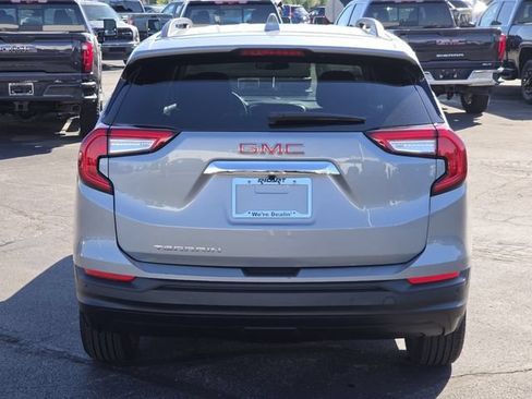 Used 2024 GMC Terrain SLE w/ Driver Convenience Package FWD image 21