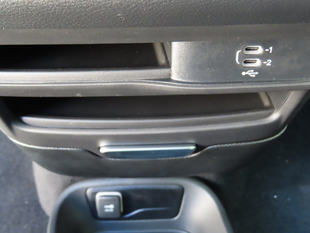 New 2027 Chrysler Pacifica Select AWD/4WD image 10