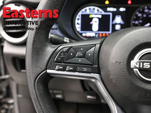 Used 2023 Nissan Versa SV image 15
