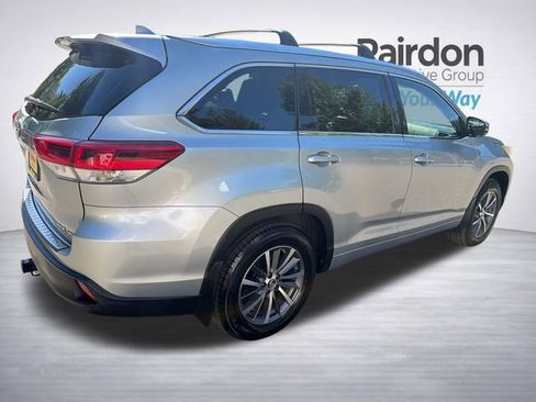 Used 2017 Toyota Highlander XLE AWD/4WD image 7
