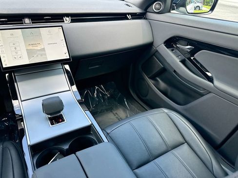 Used 2025 Land Rover Range Rover Evoque S image 23