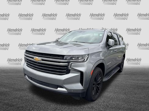 Used 2023 Chevrolet Suburban LT w/ LT Signature Package AWD/4WD image 7