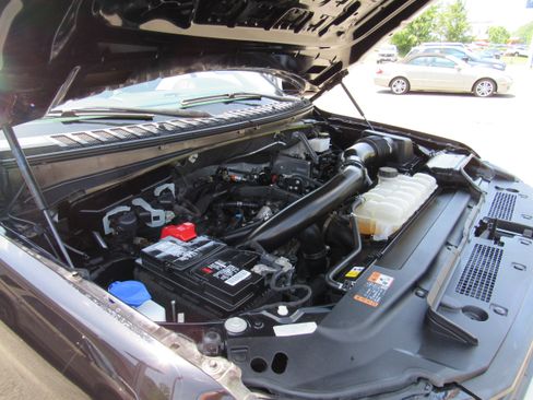 Used 2024 Ford Expedition XLT AWD/4WD image 37