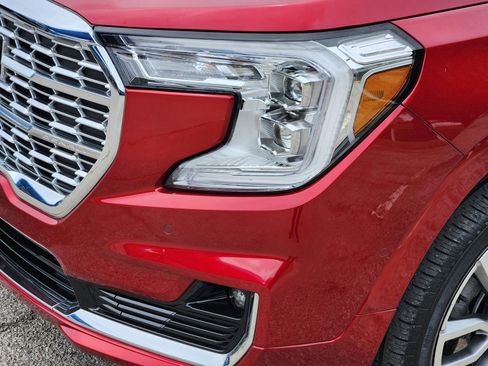 Used 2022 GMC Terrain Denali w/ Denali Premium Package AWD/4WD image 28