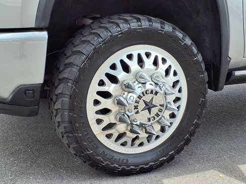 Used 2025 Chevrolet Silverado 3500 High Country w/ Technology Package AWD/4WD image 29