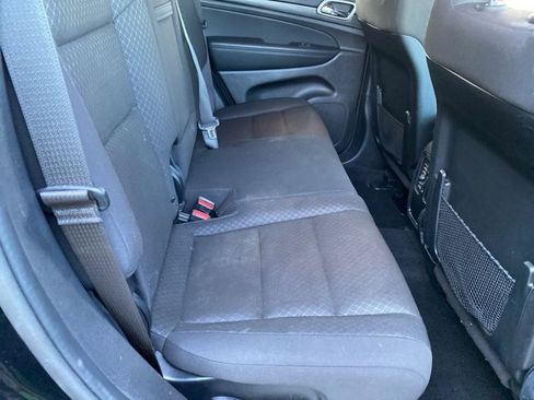 Certified 2021 Jeep Grand Cherokee Laredo image 32