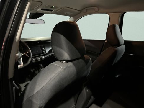 Used 2024 Nissan Kicks SV image 13