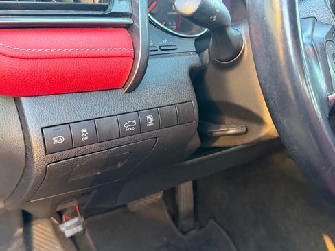 Used 2019 Toyota Camry XSE image 12