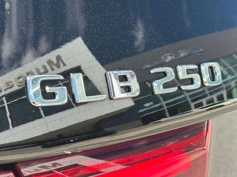 Used 2025 Mercedes-Benz GLB 250 GLB 250 image 21