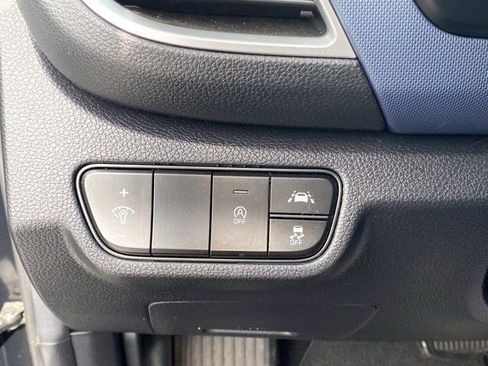 Used 2021 Kia Seltos S FWD image 16