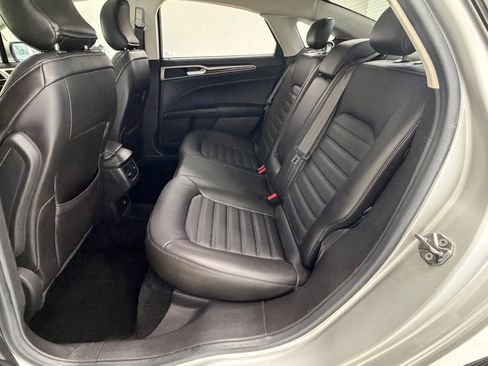 Used 2016 Ford Fusion SE w/ Equipment Group 202A image 14