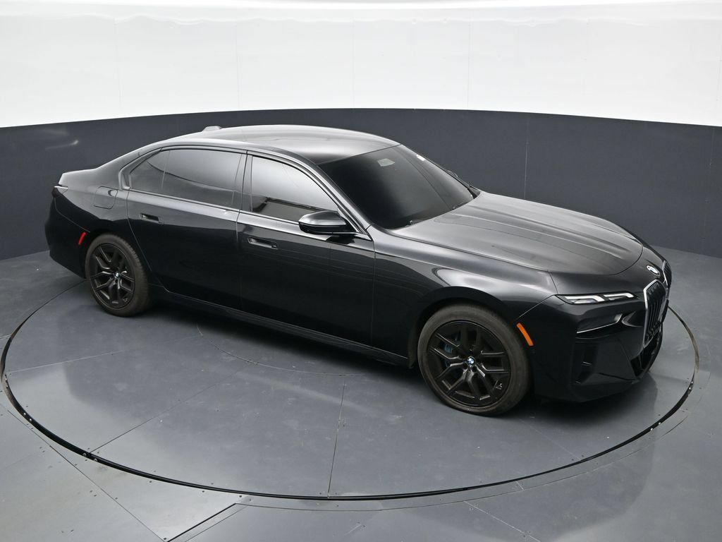 Used 2023 BMW 760i xDrive AWD/4WD image 36