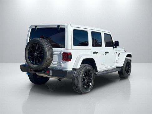 Used 2023 Jeep Wrangler Unlimited Sahara w/ Cold Weather Group image 5