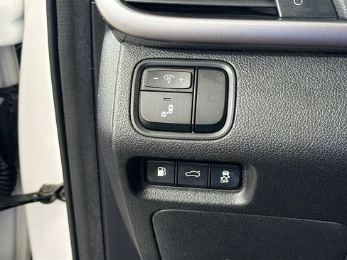 Used 2018 Kia Optima S FWD image 12