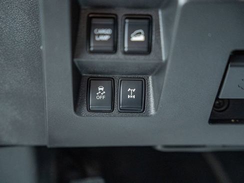 Used 2024 Nissan Frontier PRO-4X w/ Pro Convenience Package image 45