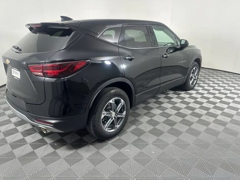 Used 2025 Chevrolet Blazer LT AWD/4WD image 5