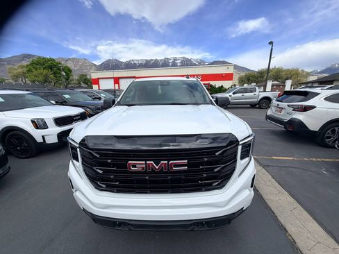Used 2024 GMC Sierra 1500 Elevation w/ X31 Off-Road Package AWD/4WD image 9