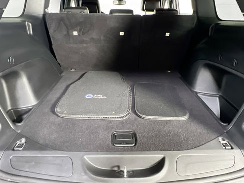 Used 2022 Jeep Grand Cherokee Limited w/ Trailer Tow Group IV image 26