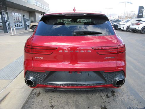Used 2023 Genesis GV70 3.5T Sport w/ Sport Prestige Package image 7