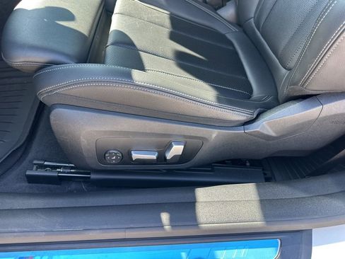 Used 2022 BMW 430i Coupe w/ M Sport Package image 9