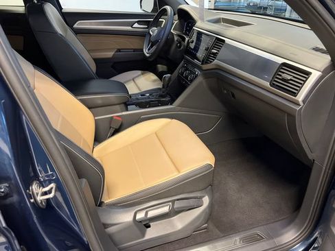 Certified 2023 Volkswagen Atlas Cross Sport SE FWD image 11