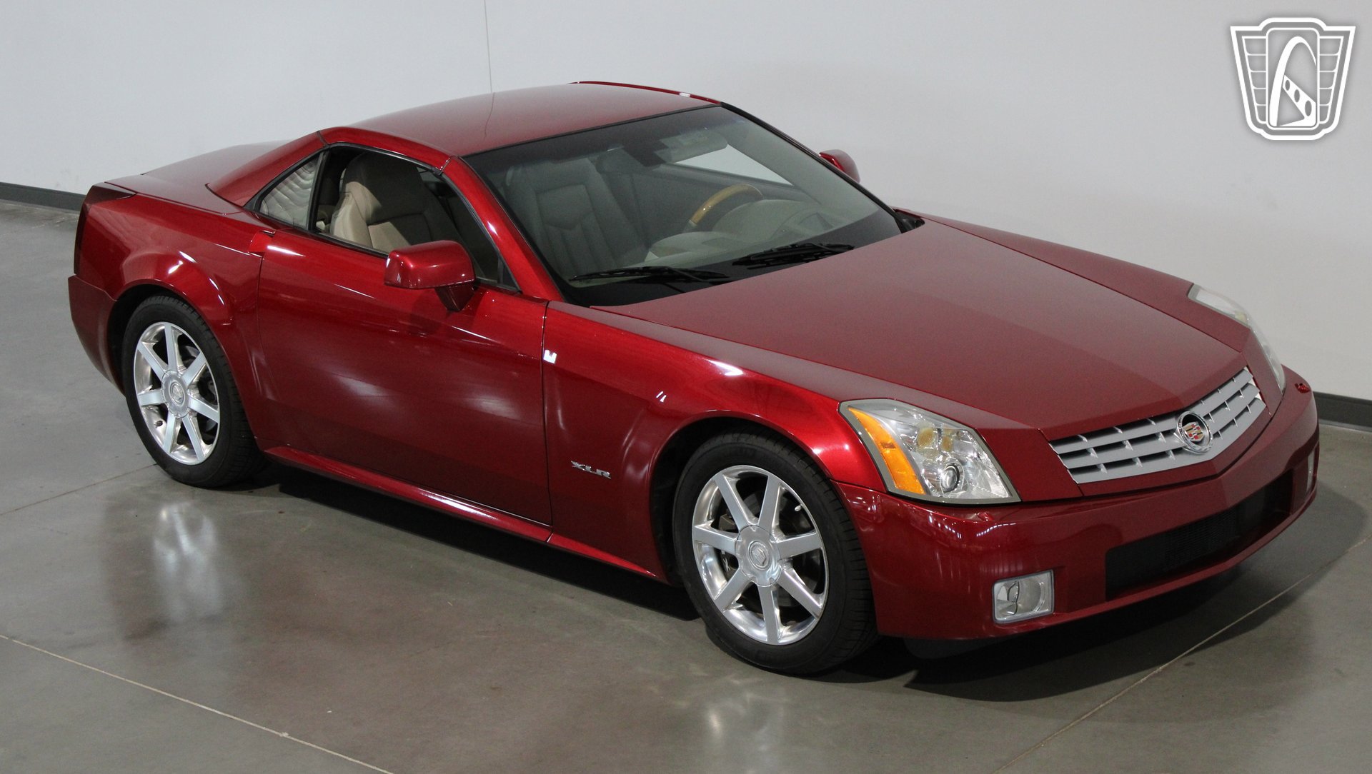 Used 2004 Cadillac XLR RWD image 16