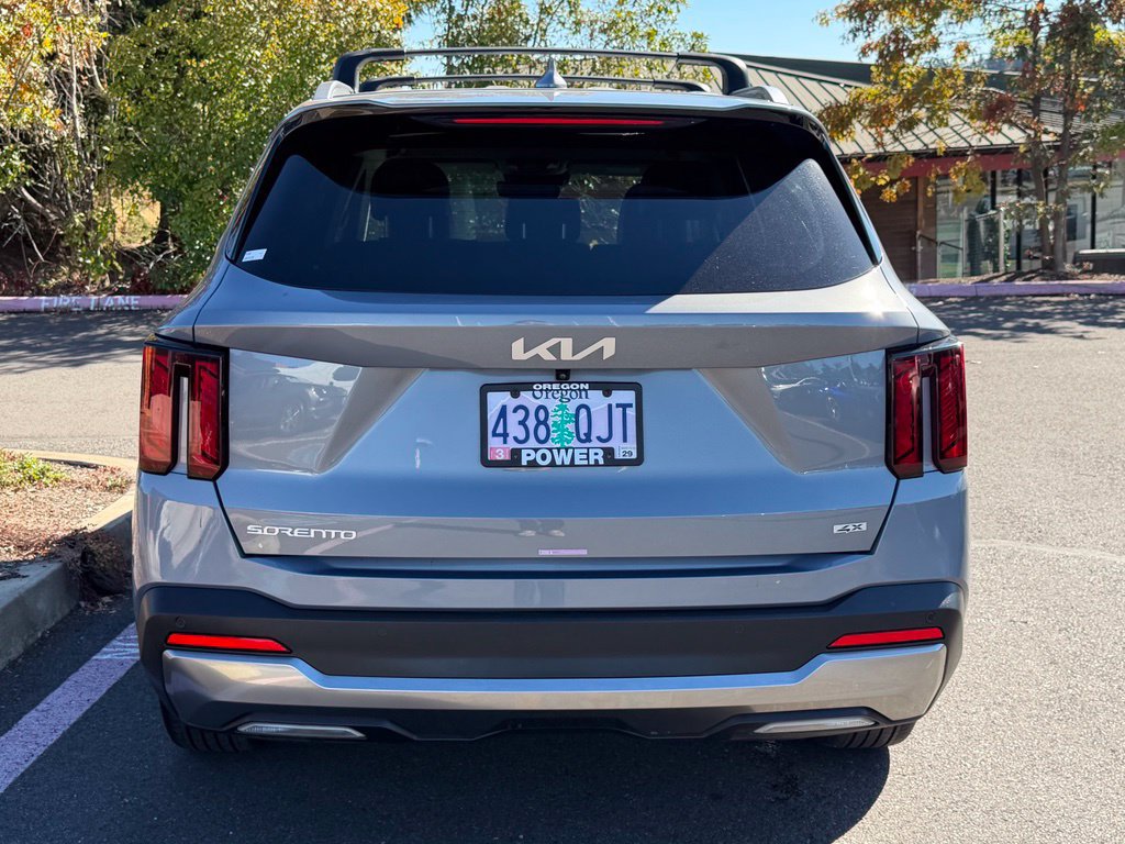 Used 2025 Kia Sorento S AWD/4WD image 6