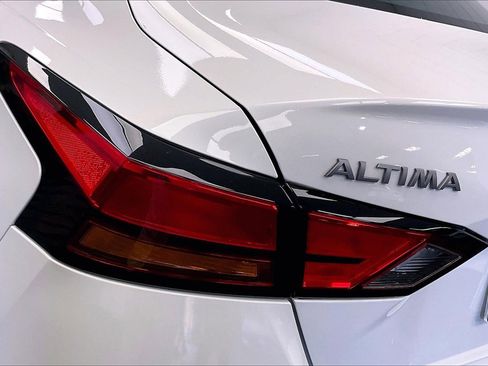 Certified 2024 Nissan Altima 2.5 SR w/ SR Premium Package image 27