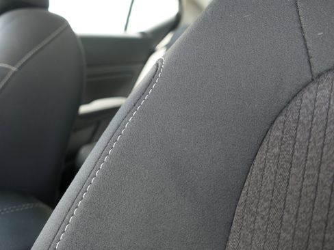 Used 2025 Nissan Altima 2.5 SV image 13