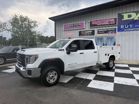 Used 2020 GMC Sierra 2500 2WD Crew Cab w/ Convenience Package image 2