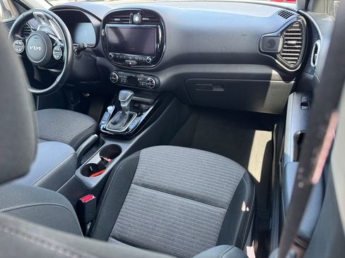Used 2023 Kia Soul EX image 22