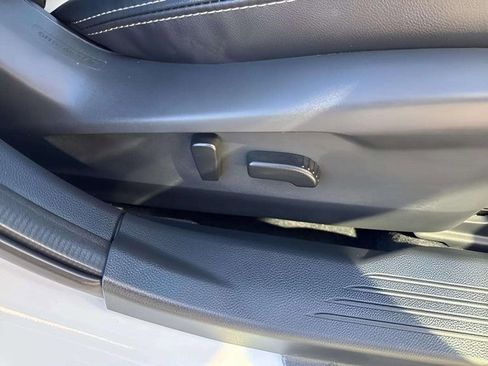 Certified 2025 Subaru Outback Limited image 12