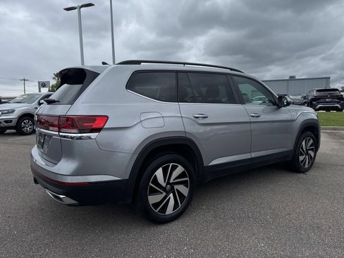 Used 2024 Volkswagen Atlas SE FWD image 5