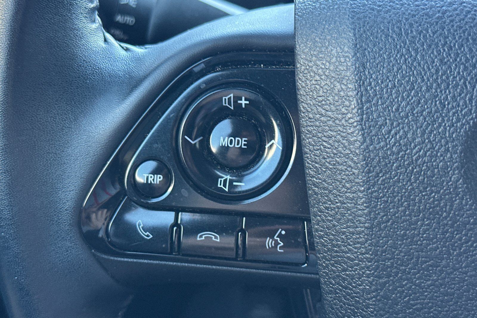 Used 2019 Toyota Prius XLE FWD image 36