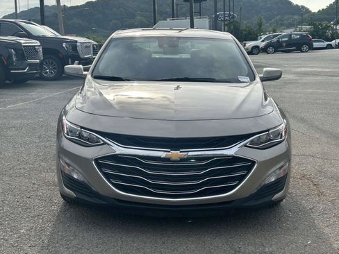 Used 2024 Chevrolet Malibu LT FWD image 2