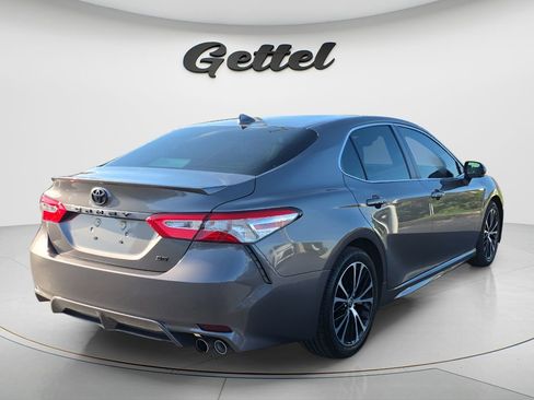 Used 2020 Toyota Camry SE w/ Convenience Package FWD image 5